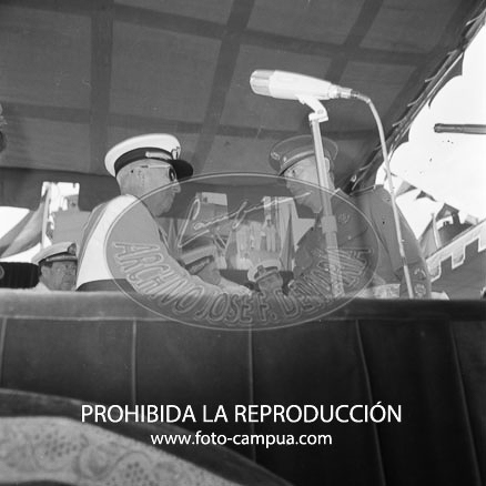 Imposición de la Cruz Laureada de San Fernando al Tte Coronel Palacios