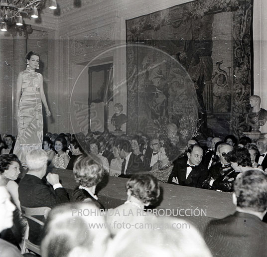 Desfile de modelos en la embajada de Italia de Madrid.