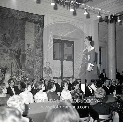Desfile de modelos en la embajada de Italia de Madrid.