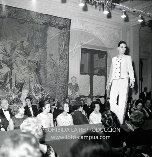 Desfile de modelos en la embajada de Italia de Madrid.