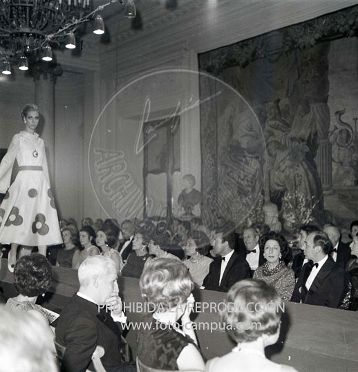 Desfile de modelos en la embajada de Italia de Madrid.