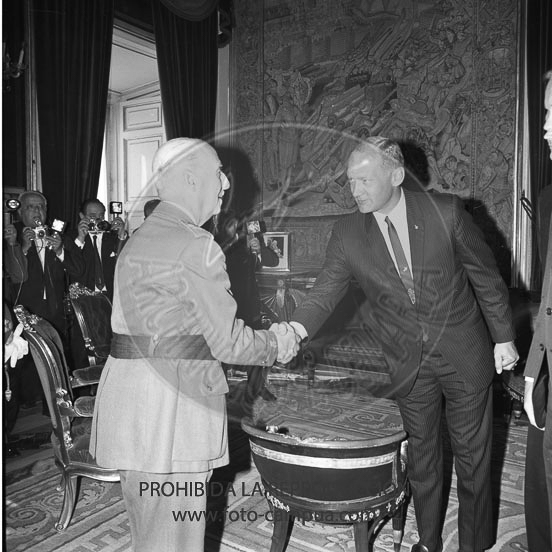 Armstron, Aldring y Collins con Franco