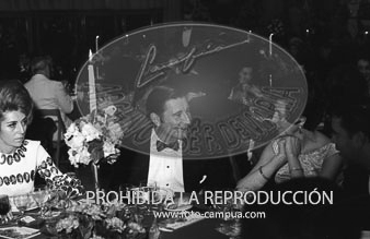 Entrega de placas a los 