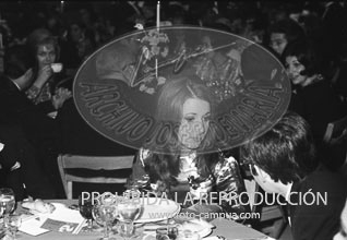 Entrega de placas a los 