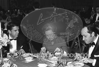 Entrega de placas a los 