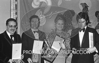 Entrega de placas a los 