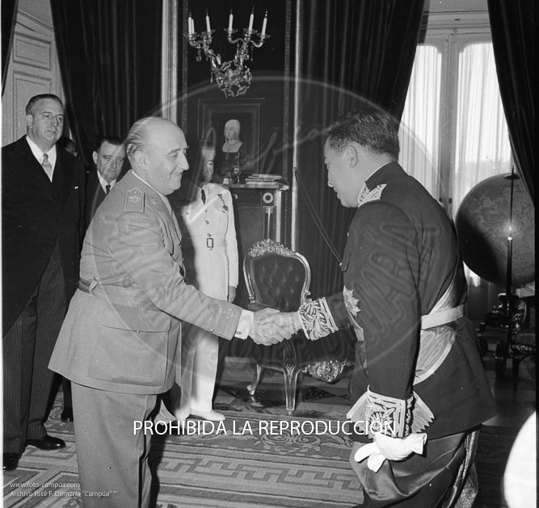 Norodon Sihanuk es recibido por Franco