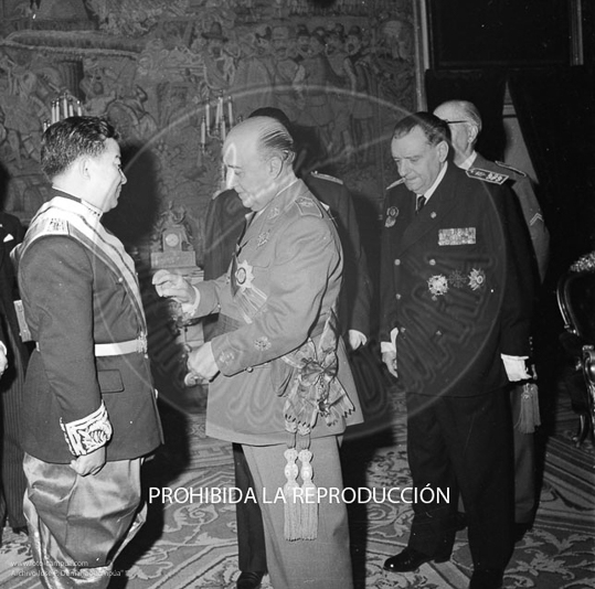 Norodon Sihanuk es recibido por Franco